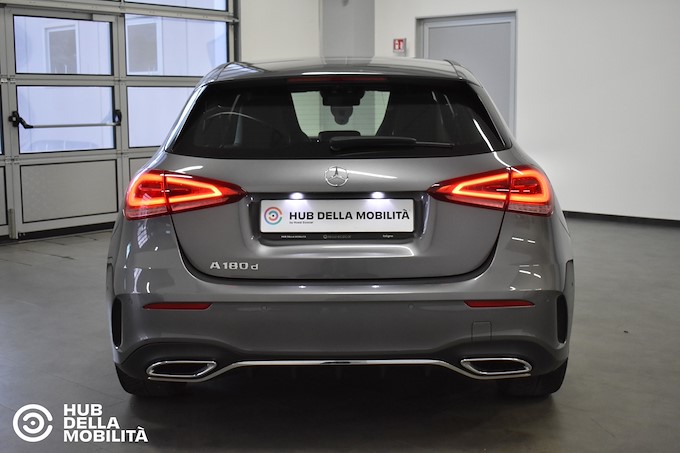 MERCEDES-BENZ A 180 d Automatic Premium